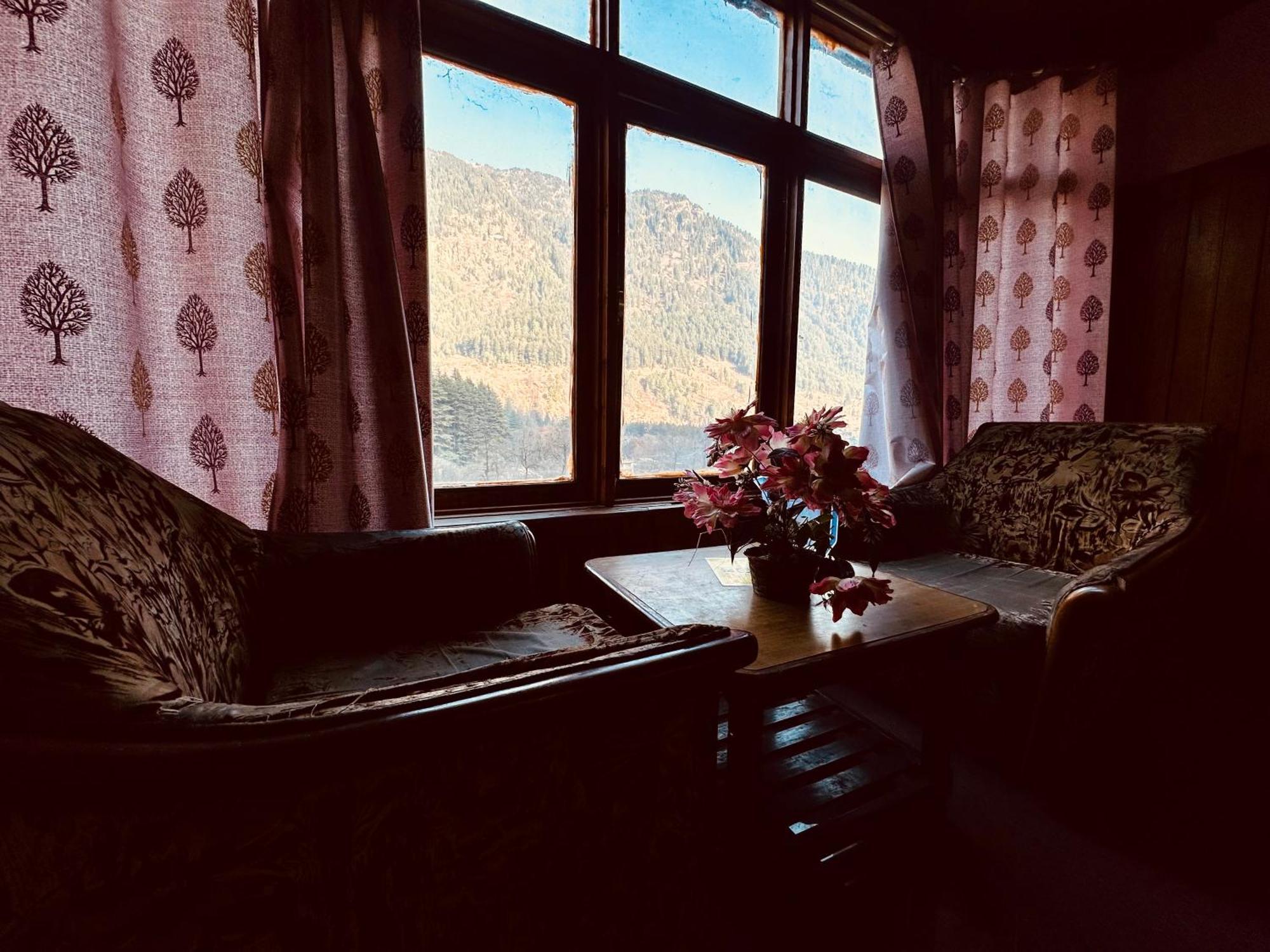 Royal Respite Manali - Luxury Comfort ! Travellers Delight ! Budget Friendly ! Prime Location ! Guest Favourite Hotel Buitenkant foto